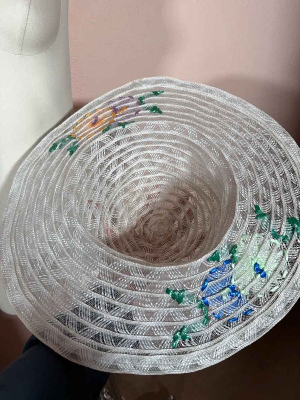 Vintage 1970's White Lace Embroidered Flower Wedding floppy SunHat Derby - Picture 7 of 16
